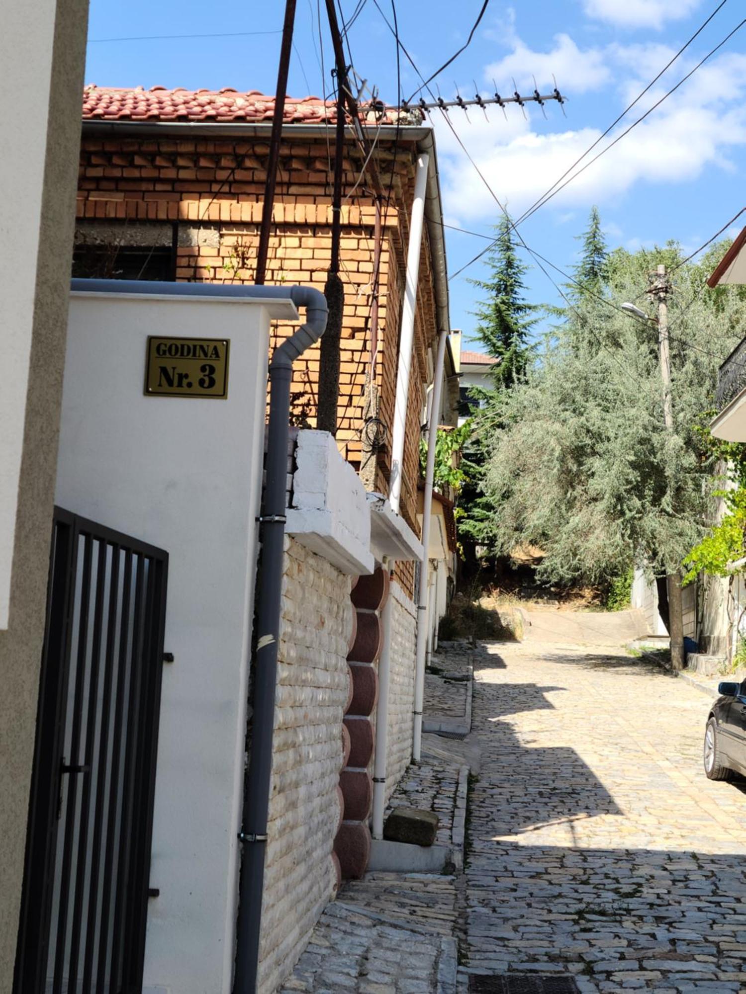Travelers' Korca Home Exterior foto